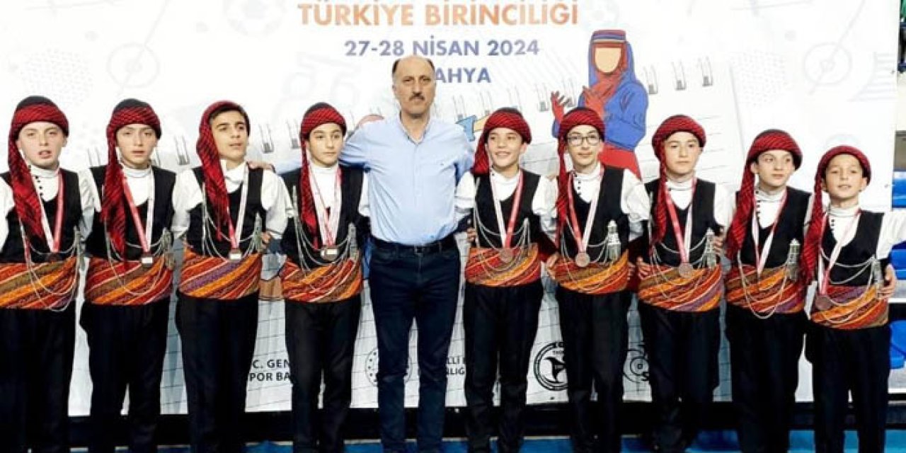 Bayburt Ortaokulu'ndan büyük başarı! Türkiye üçüncüsü oldu