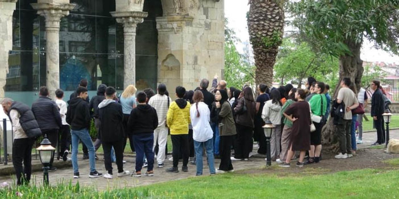 Trabzon'da vatandaşlar Ayasofya Camisi'ne akın etti