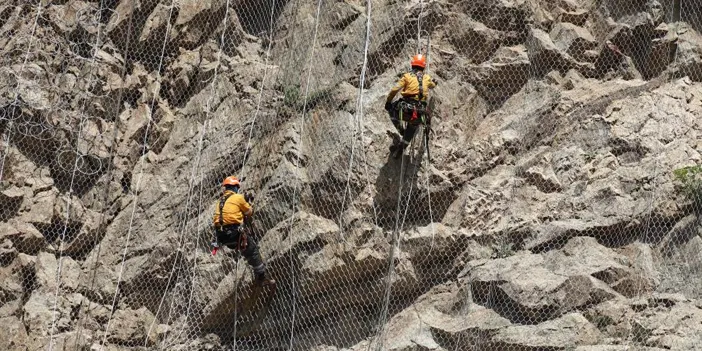 Gümüşhane'de dağcılar harekete geçti! Çelik ağlarla kafese alınıyor