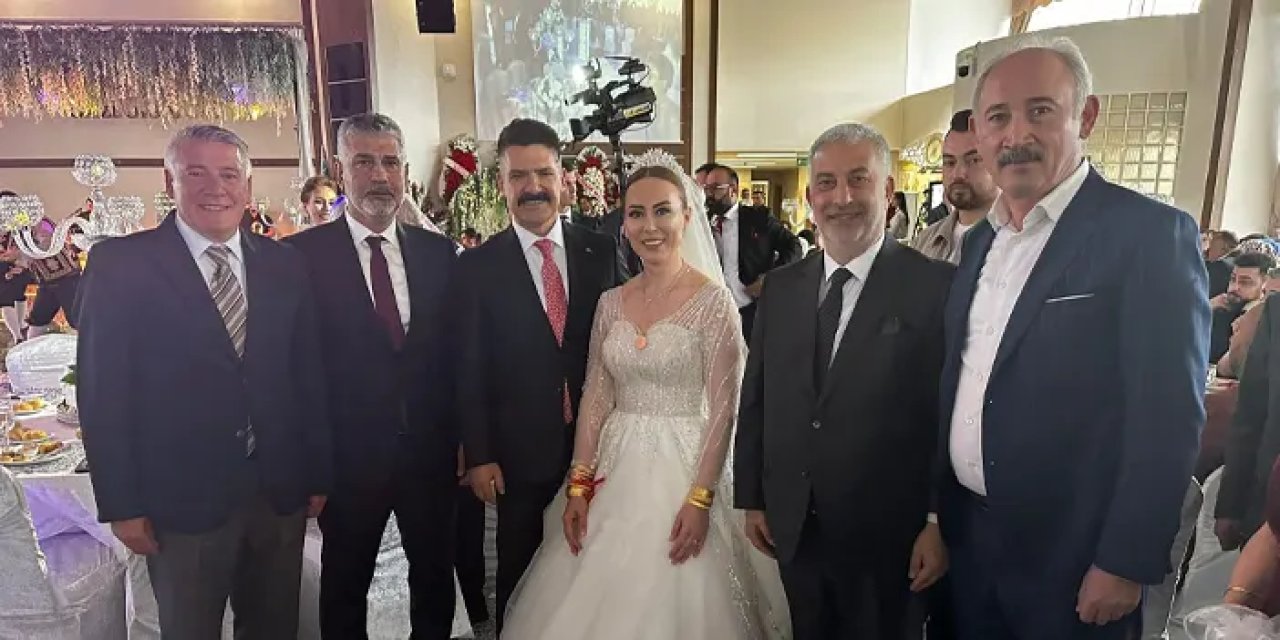 Trabzon Emniyet Müdürü Murat Esertürk'ün en mutlu günü! Özlem Gören ile dünya evine girdi