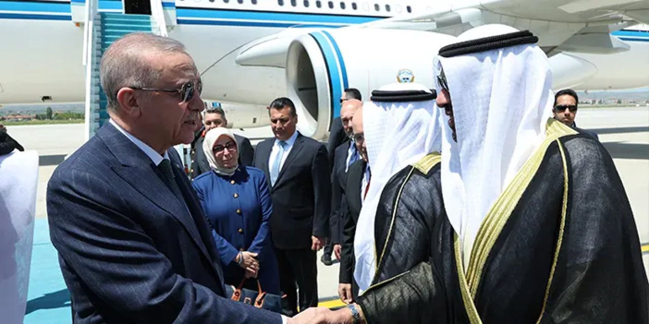 Cumhurbaşkanı Erdoğan Kuveyt Devlet Emiri Şeyh El Sabah'ı karşıladı