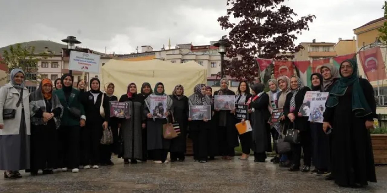 Bayburt'ta AK Partili kadınlar Gazze için toplandı
