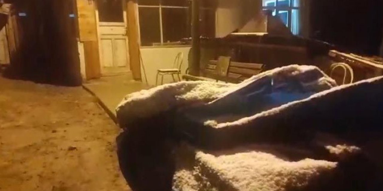 Rize'de Anzer Yaylası’na mayıs ayında kar yağdı