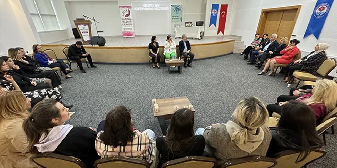 Trabzon'da çocuk hakları ve sahadan deneyimler programı düzenlendi