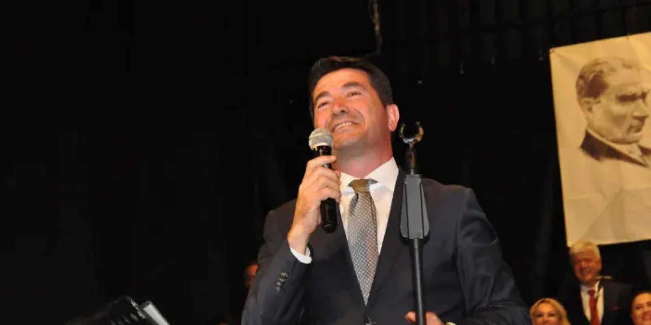 Ortahisar Belediye Başkanı Ahmet Kaya'dan beğeni toplayan türkü performansı
