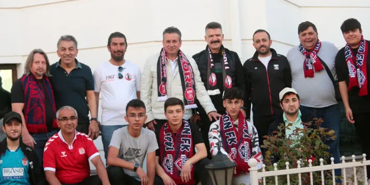 Sivasspor taraftarlarından 1461 Trabzon'a sürpriz ziyaret