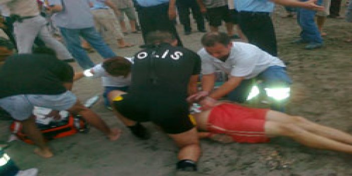 Trabzon'da bir genç boğuluyordu