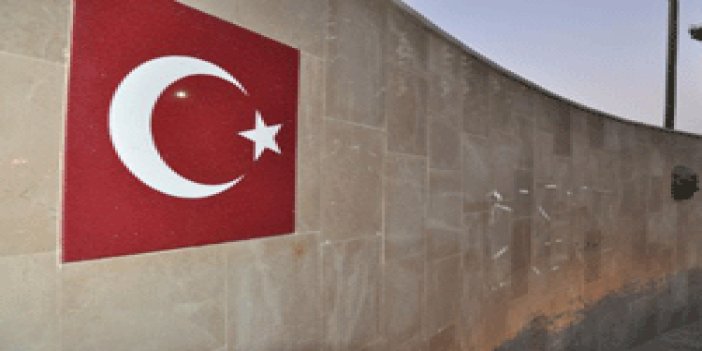 Atatürk Anıt'ına çirkin saldırı