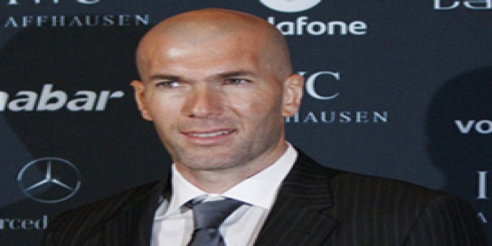 Zidane Madrid'e antrenör oluyor