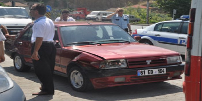 Trabzon'da dikkatsiz gençler kaza yaptı