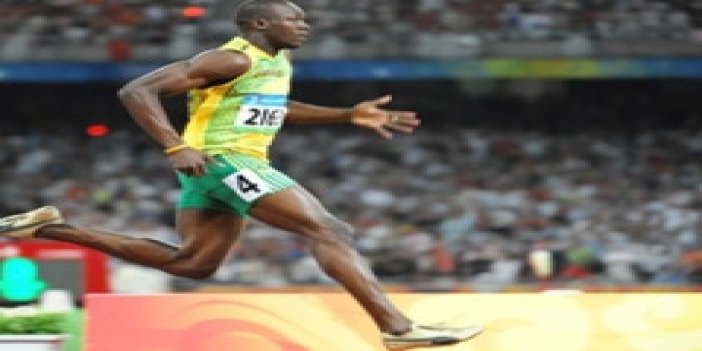Usain Bolt koşmadı, yürüdü...!