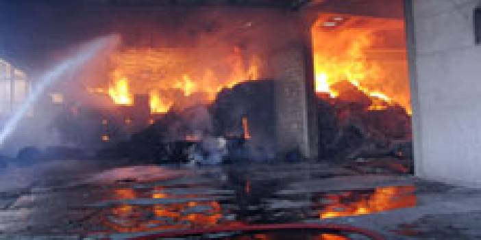 Kahramanmaraş-Osmaniye arasındaki tekstil fabrikasında yangın