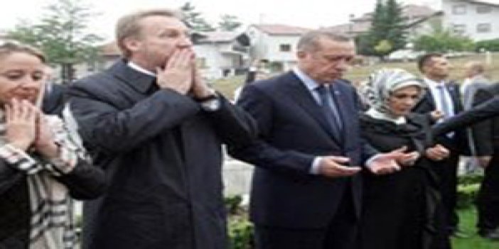 Erdoğan, İzzetbegoviç'in kabrini ziyaret etti