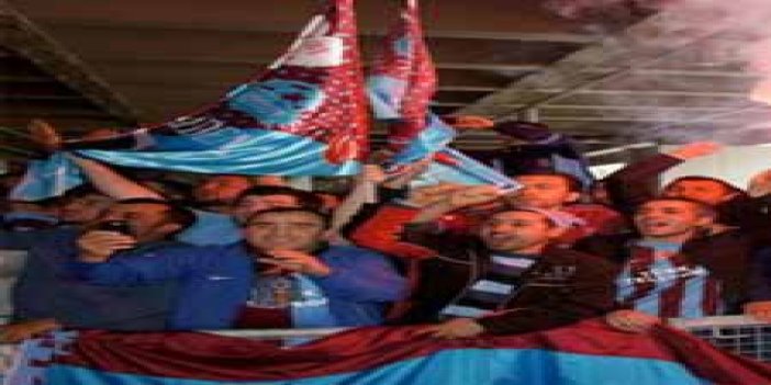 Trabzonspor Taraftarı Hazırlık Yapıyor