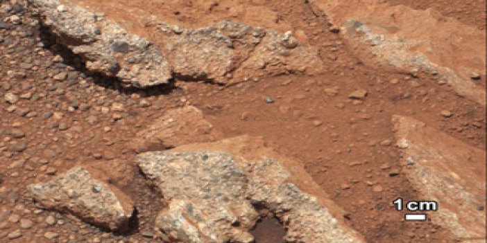 Mars'ta tarihi nehir bulundu