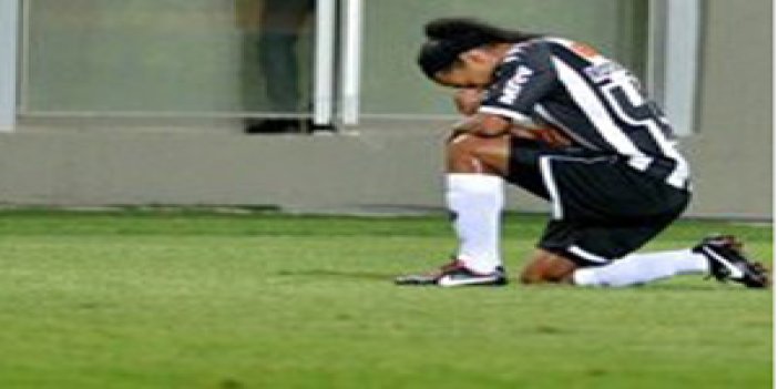 Ronaldinho gözyaşlarını tutamadı