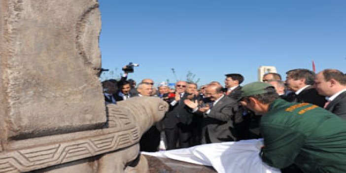 Trabzon'da Bilge Kağan Anıtı açıldı
