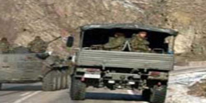 Van'da askeri araca taşlı saldırı: 3 yaralı