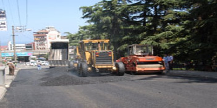 Trabzon'da asfaltlama çalışması yapılıyor