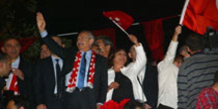 Kılıçdaroğlu Cadde'de yürüdü