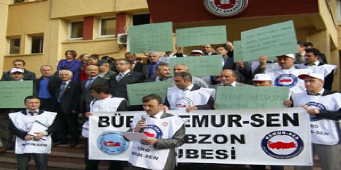 Memur Sen Trabzon Adliyesi önünde