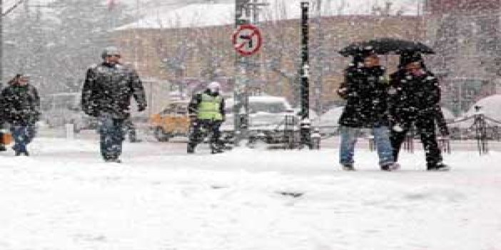 Erzurum'da kar yağdı