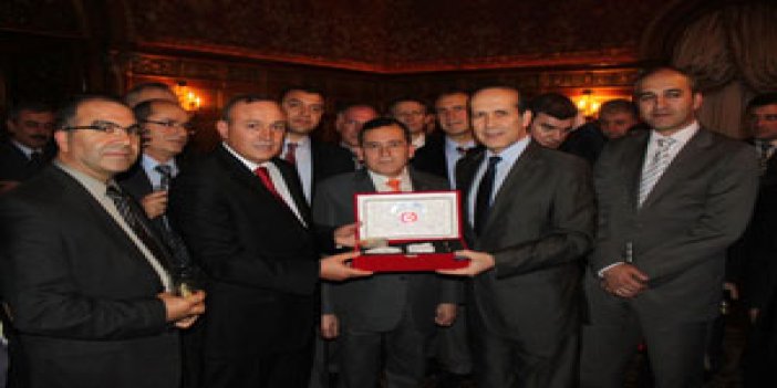 Vali Kızılcık; Trabzon insanı ile güçlüdür”