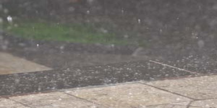 Antalya'da Fırtına, dolu ve sağnak yağış