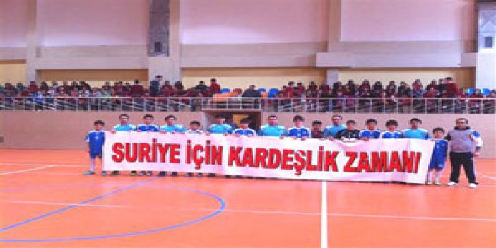 Trabzon'da Suriye için futbol maçı