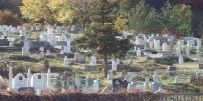 20 Müslüman mezarı tahrip edildi