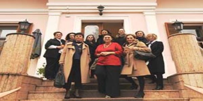 Bayan Kızılcık'a kadın girişimcilerden ziyaret