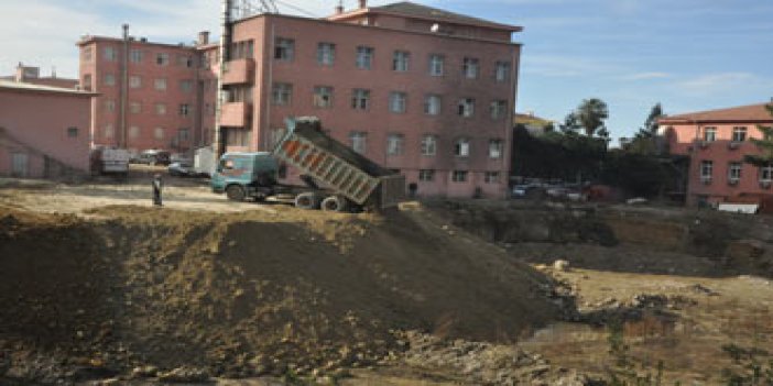 Trabzon'da sağlık müdürlüğü inşaatı neden durdu