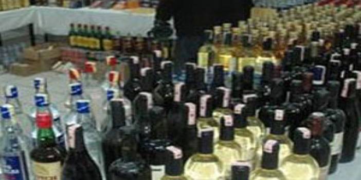Trabzon'da 110 şişe gümrük kaçağı içki ele geçirdi. 27 Nisan 2013