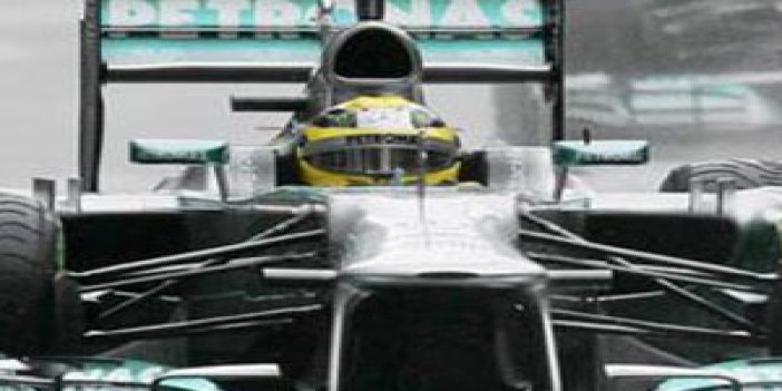 Monako'da ilk sıra Mercedes'in!