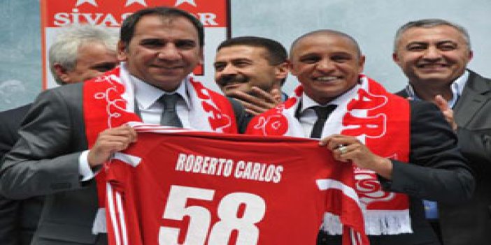 Sivasspor Roberto Carlos'a imzayı attırdı
