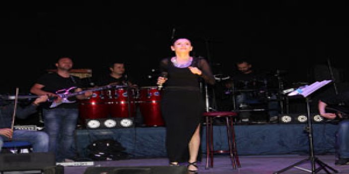 Trabzonlu Nursena sesiyle herkesi büyüledi