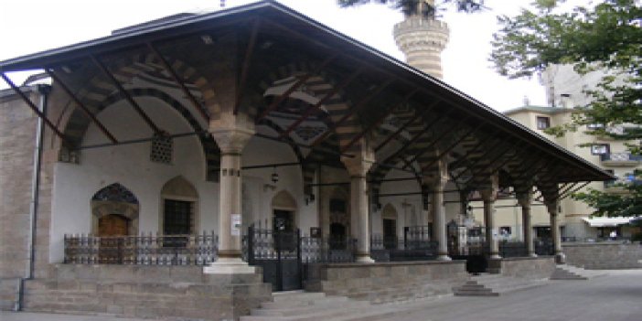 Trabzon'da bir camiye kaç kişi düşüyor