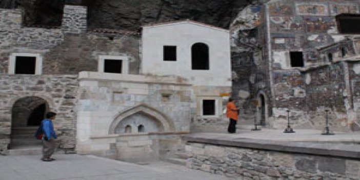 Sümela Manastırı'ndaki ayin açıklaması