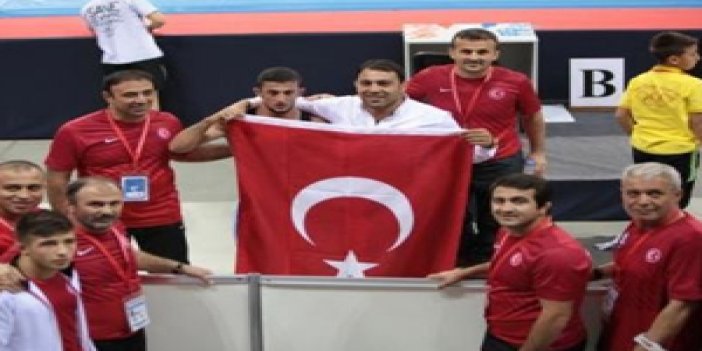 Türk Güreşçi dünya şampiyonu