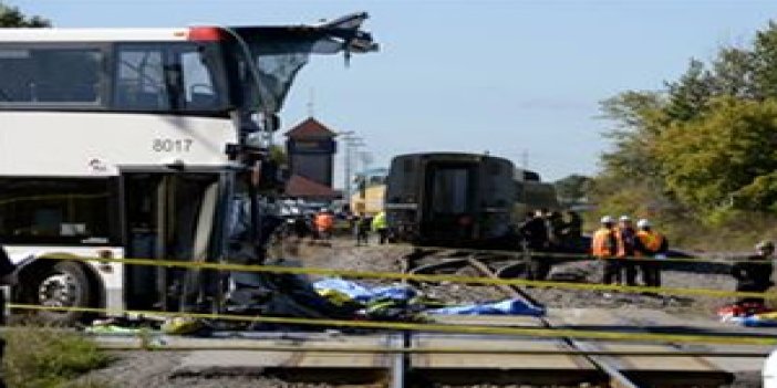 Otobüs ile tren çarpıştı: 6 ölü