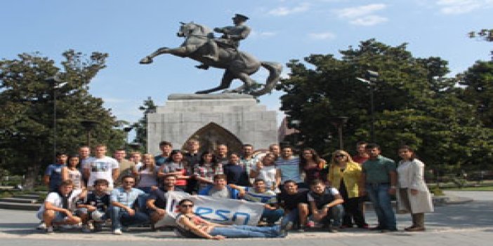 OMÜ Erasmus öğrencileri Samsun'u gezdi