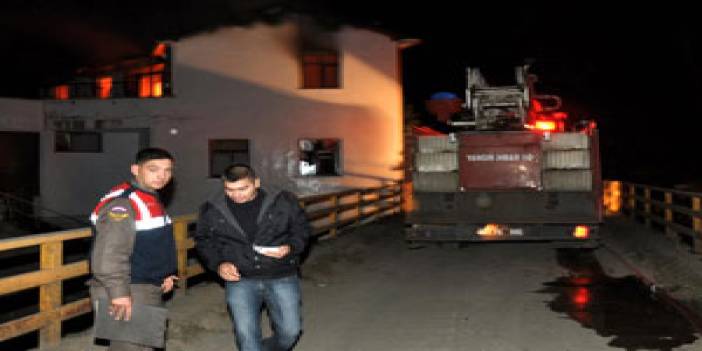 Trabzon'da sosyal tesisin yatakhanesinde yangın