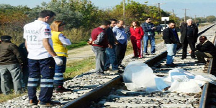 Tren motosiklete çarptı: 1 ölü