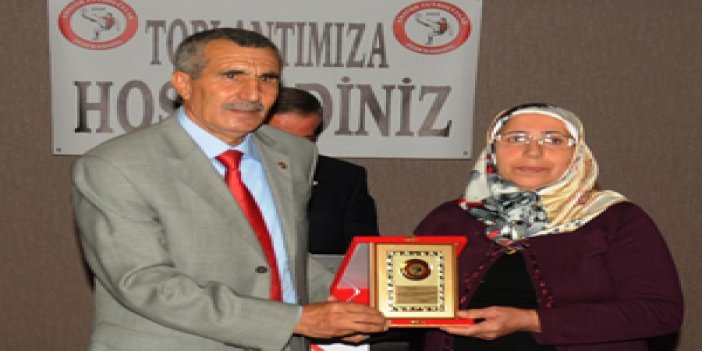 Trabzon'da yılın yöneticisi Hafize Nine!