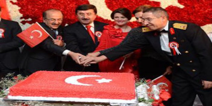 Trabzon'da Cumhuriyet resepsiyonu