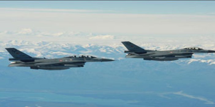 Türk F-16'ları Rus savaş uçağını izledi