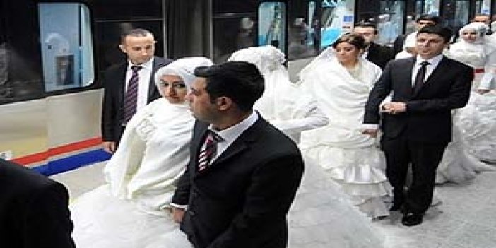 Marmaray'dan 48 gelin damat geçti
