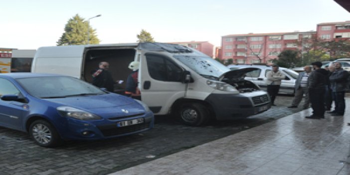 Trabzon'da korkutan araç yangını