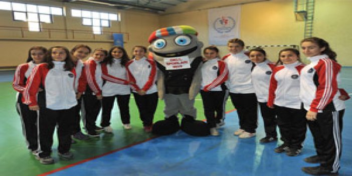 Hentbolcular Trabzon'da birincilik için yarışacak