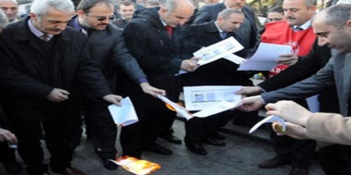 Trabzon'da Memurlar Bordro Yaktı